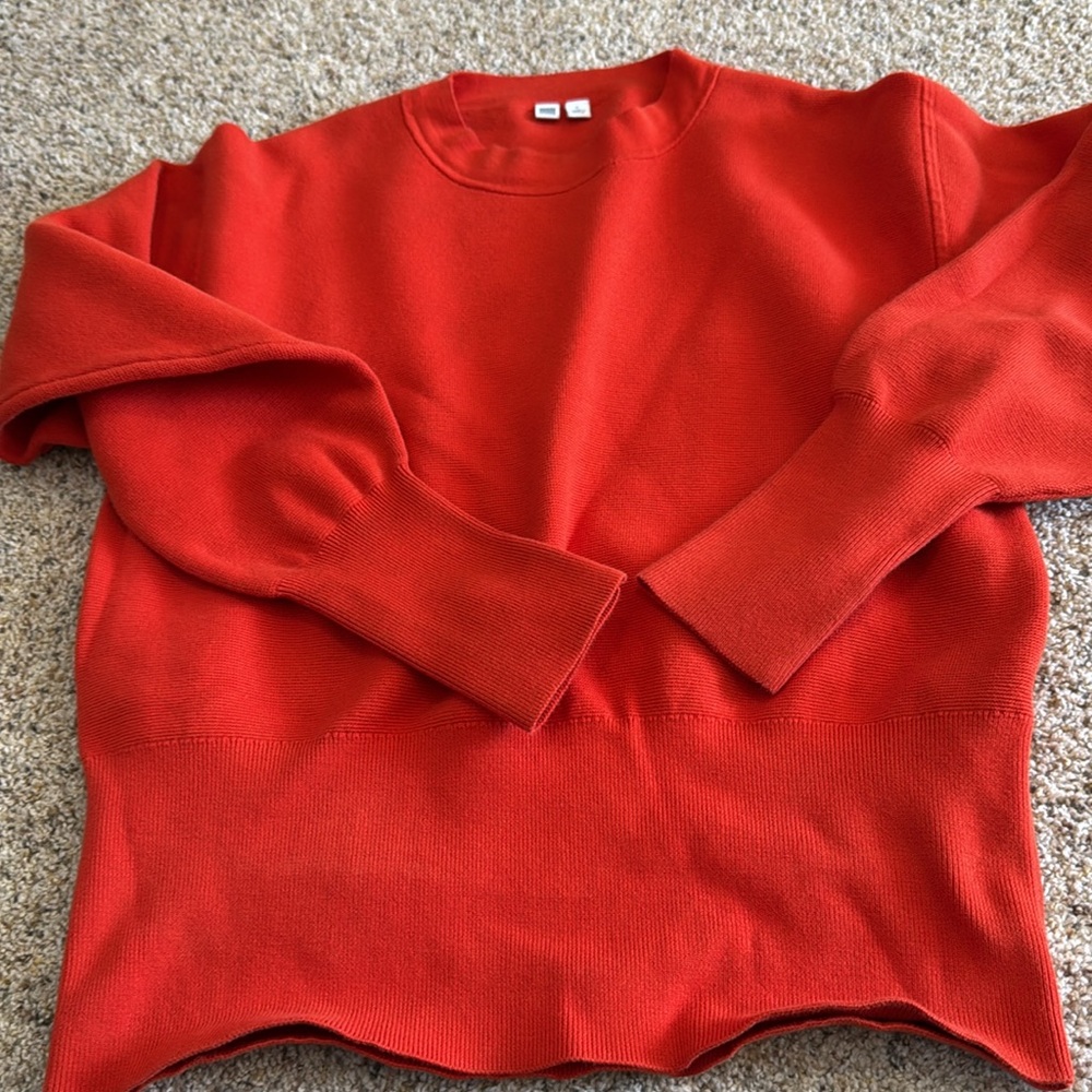 UUUU Uniqulo Orange sweater in size large - Picture 9 of 10